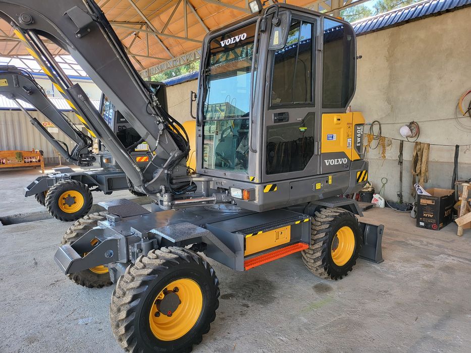 Mini Volvo 60 pro ekskvator karea dan zuri keldi.