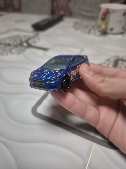 Продам машинку хот вилс 2016го года