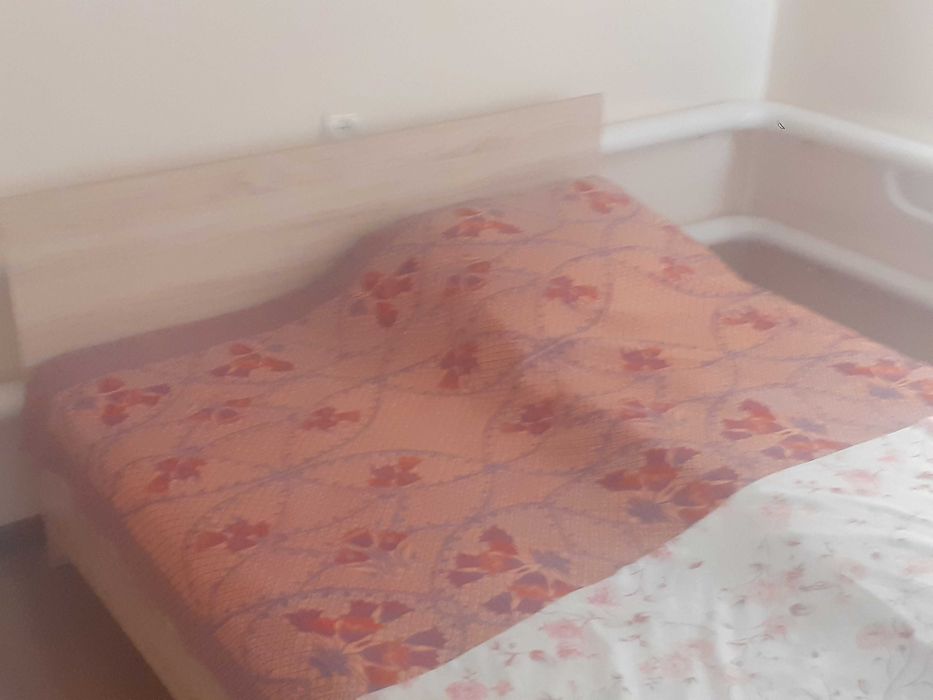 Продается спальный гарнитур