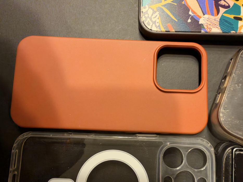 Huse utilizate Iphone 16 pro max