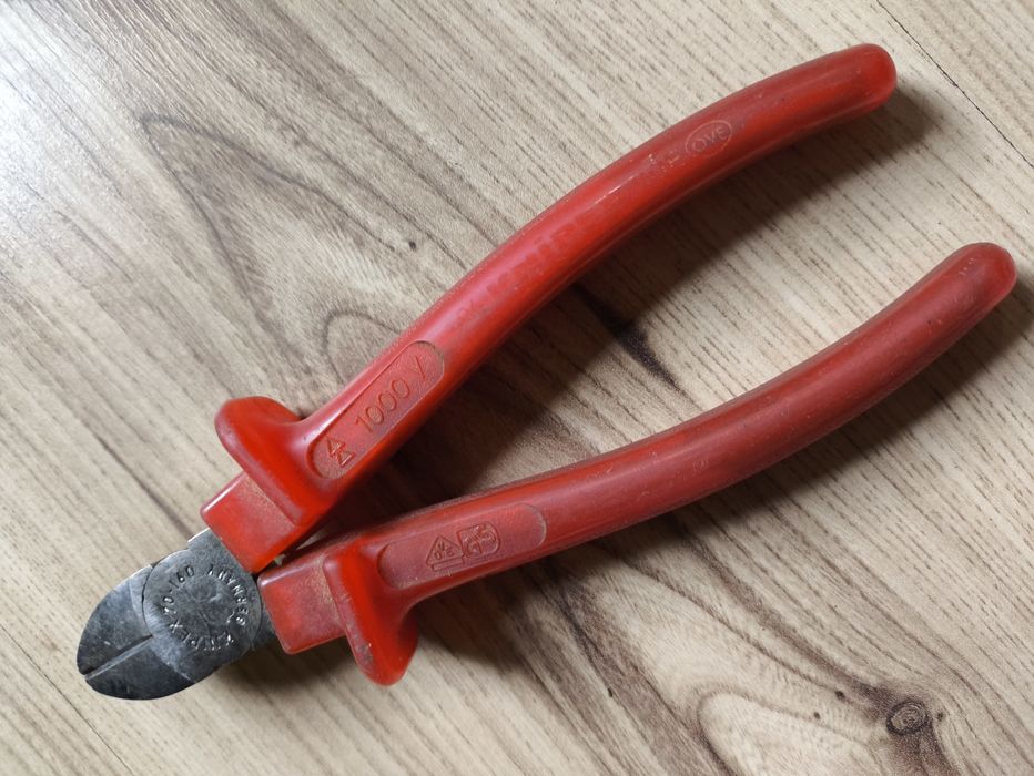 Нови профи. истински инструменти Knipex