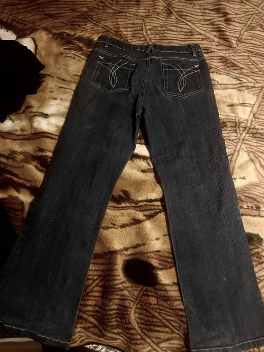 Широки унисекс дънки в алтернативен стил