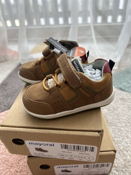 Обувки за бебе 19-21 номер Mayoral нови