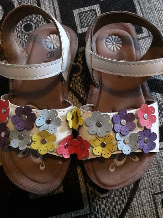 Срочно сандалики 25р