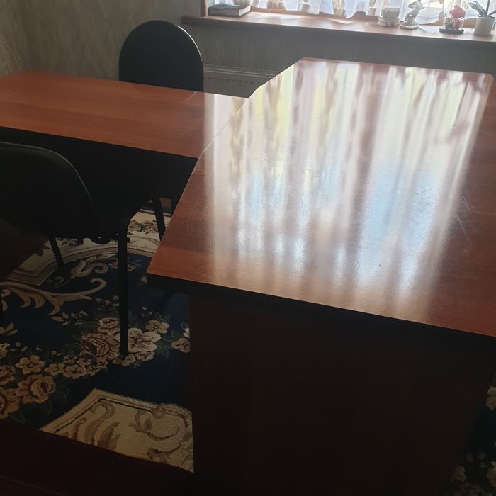 Офисная стол holati yahshi