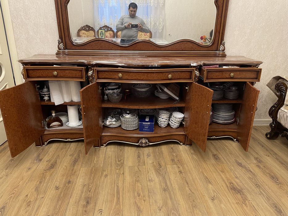Продам комод с зеркалом
