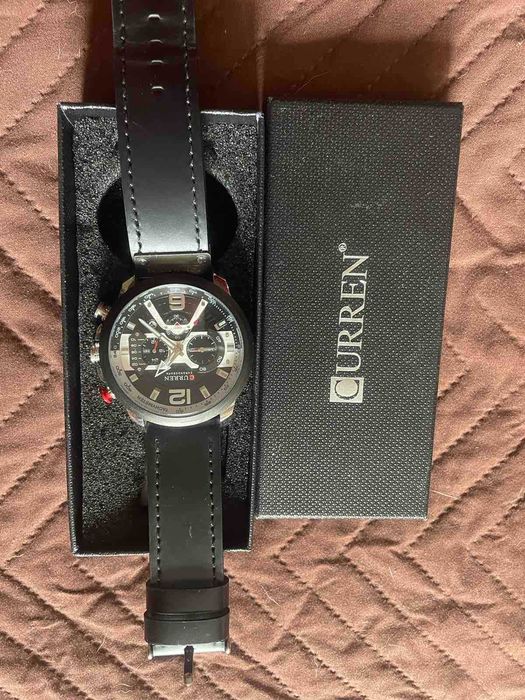 Продавам часовник