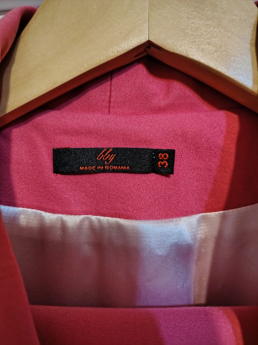 Costum roz mărimea 38 Bby