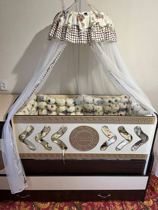 Детская кровать от 0-12 лет. Проктически новая!