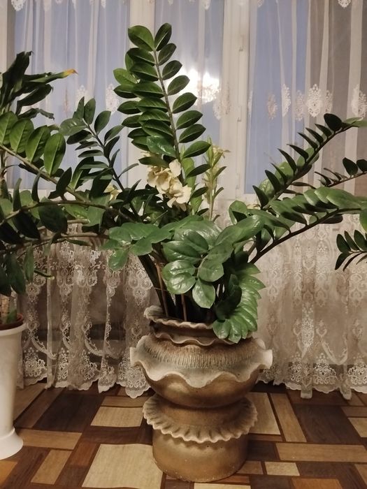 Вазон-горшок для цветов