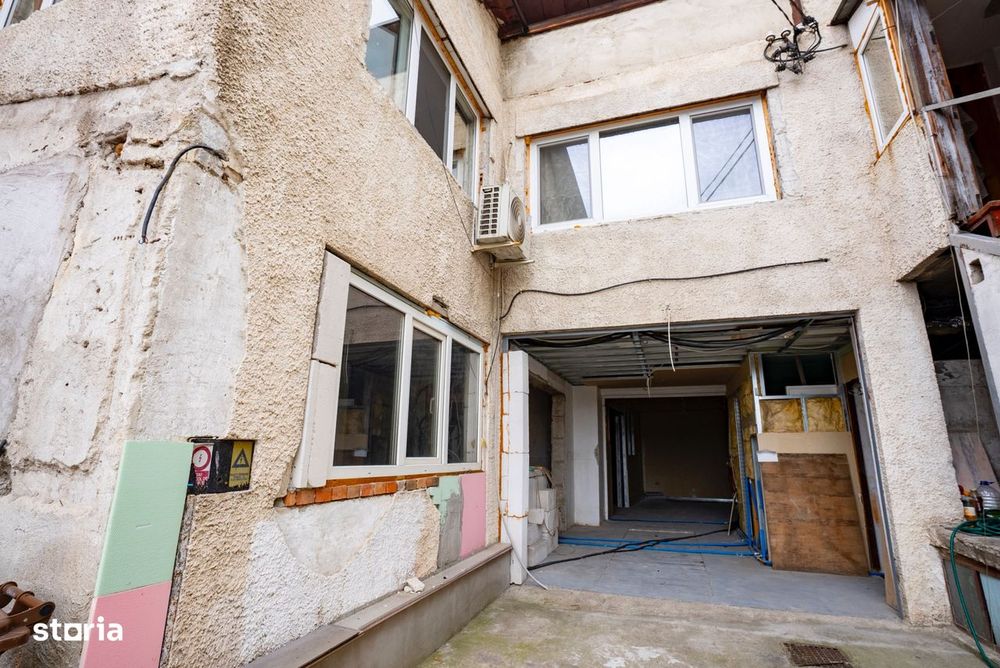 Casa 5 camere in Rogerius, la bulevard, cu acces auto