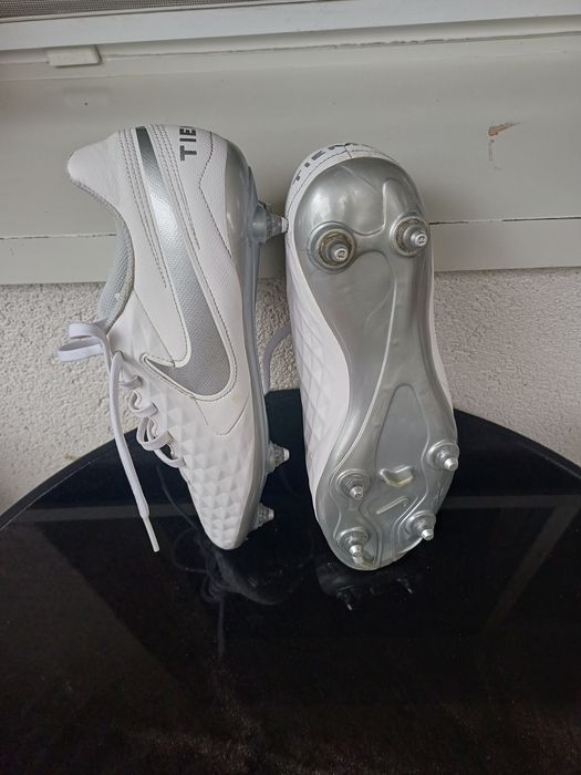 Ghete Fotbal Nike Tiempo