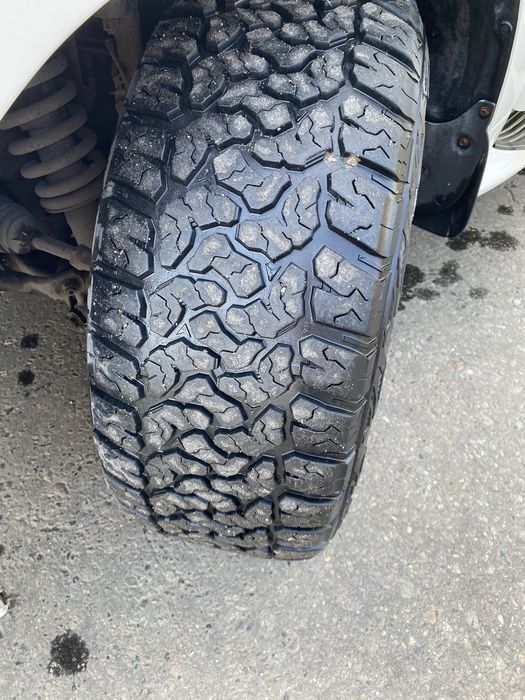 Продам диски внедорожные с резиной