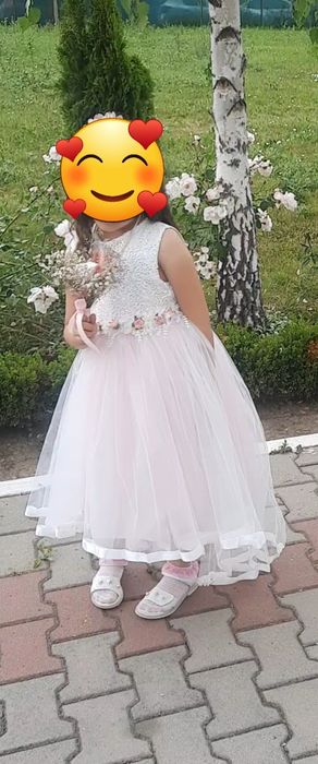Rochita eleganta  fetițe cu trenă