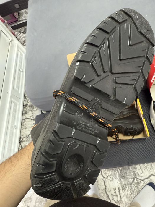 Работни обувки с бомбе