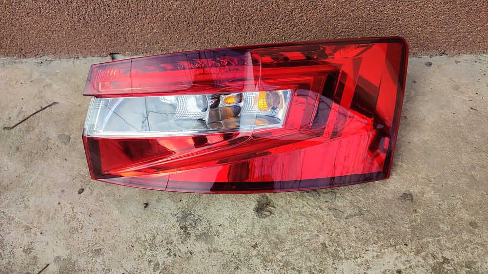 Lampa stop Dr Skoda Superb 3 Sedan