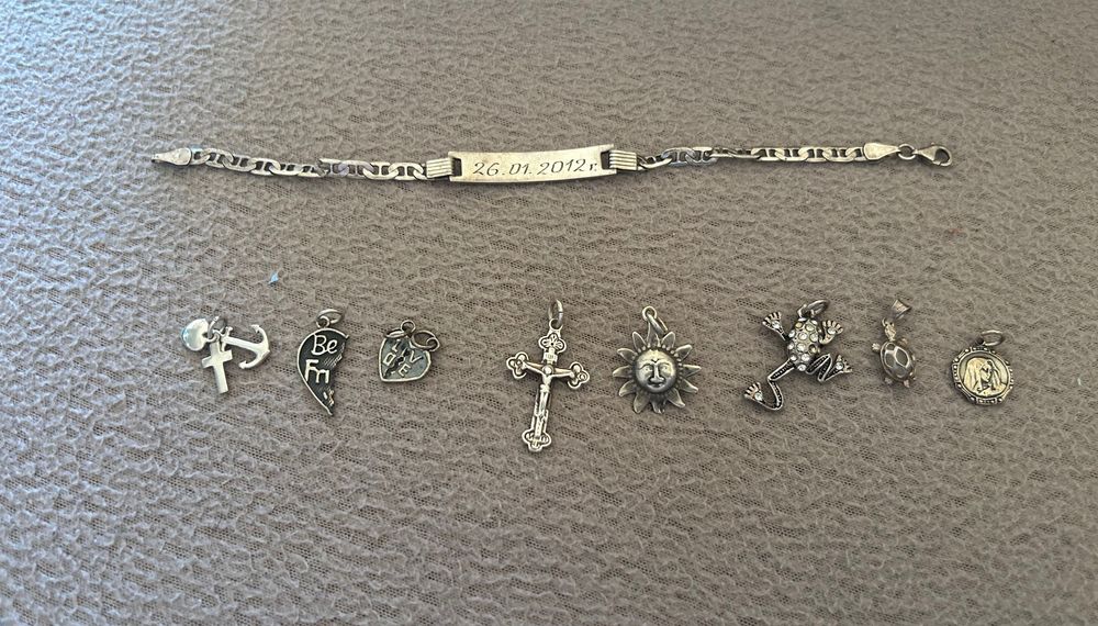 Сребърни висулки и гривна