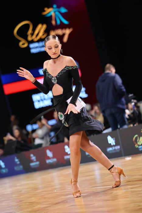 Продается платье Латина Ювеналы 2 или Молодежь