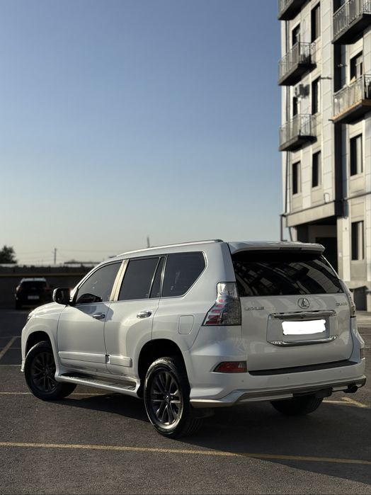 Idealniy holatdagi Lexus sotiladi