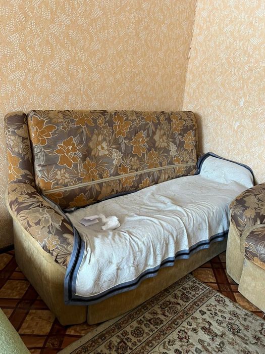 Диван          ..