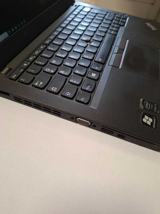 Лаптоп Lenovo ThinkPad X250 i5 ram 8 ssd 512