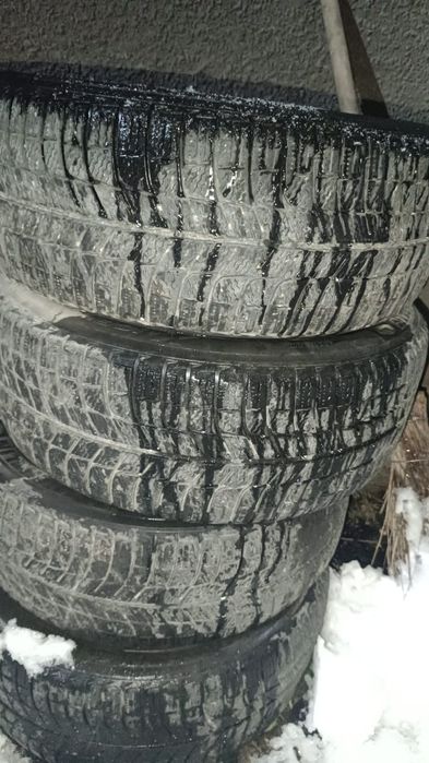 Комплект зимних шин