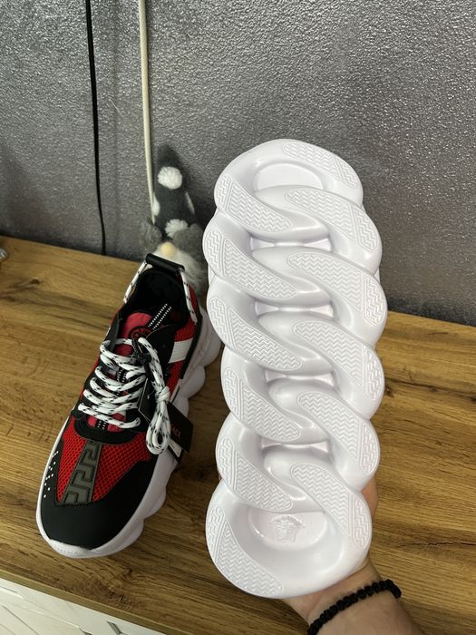 versace chain reaction