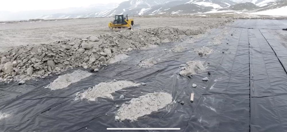 монтаж геомембраны