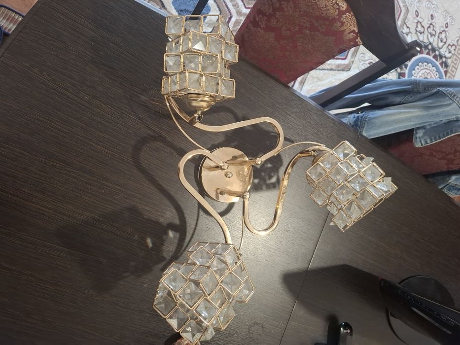 Продам люстры ...