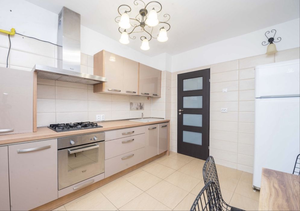 STOP! Apartament 3 camere, etaj 8/8, cartier Rovine, zona Posta