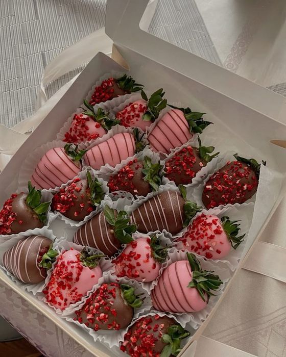 Акция клубника в шоколаде успейте