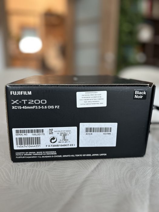 фотоапарат Fujifilm X-T200 + обектив Fujinon XC 15-45mm