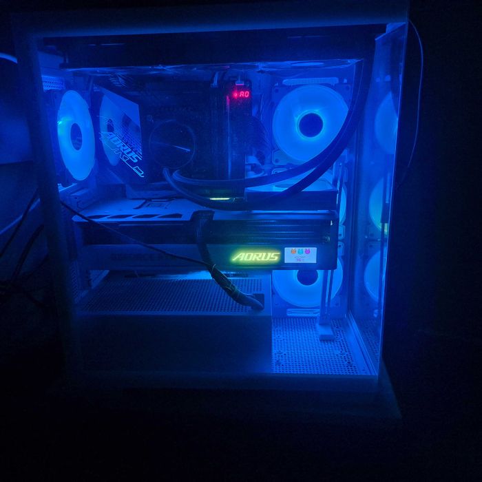 Vand  unitate ultra high-end +cadou monitor, keyboard, streamdeck  |5080 Aorus Master Ice | ultra 9 285k | 64gb ddr5