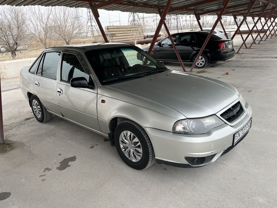 Nexia 2lyuks moshinadi sotiladi.