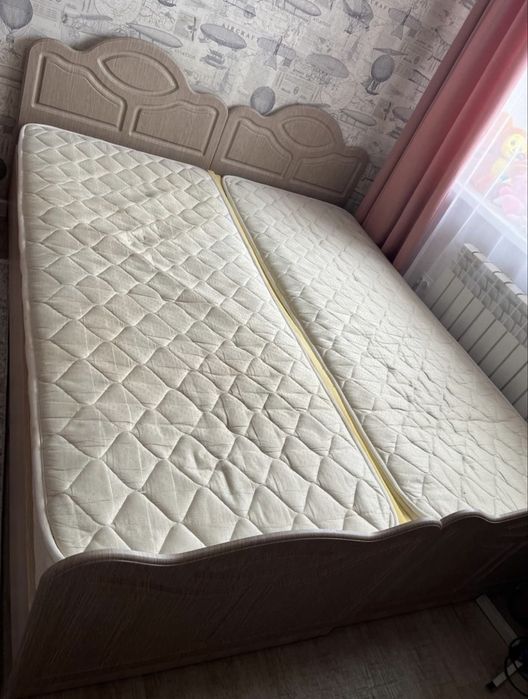 Продам спальный гарнитур