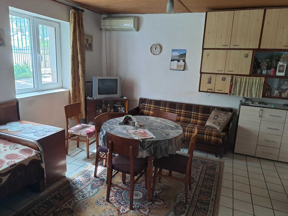 Продава се Тристаен апартамент в Плевен, 9-ти квартал - 95 кв.м за 895 €/кв.м - Снимка #9