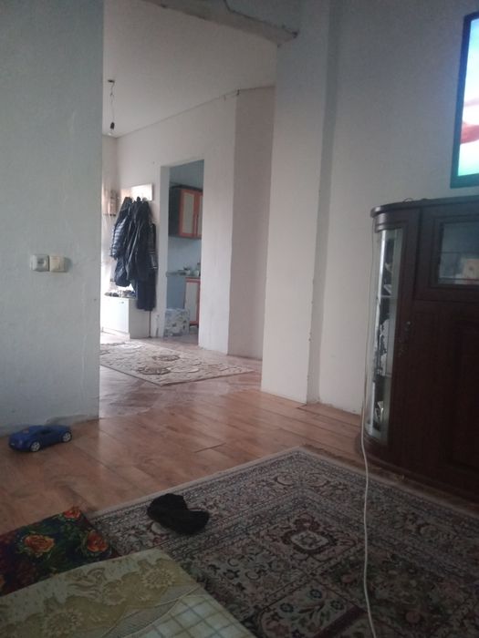 Продам два дома в одном дворе.