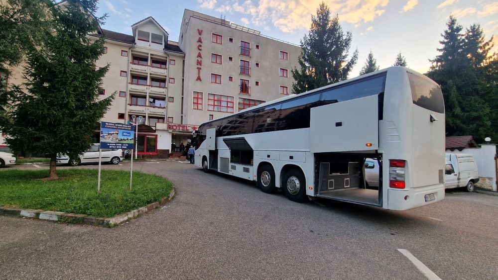 Transport elevi – excursii și tabere | Microbuz & Autocar