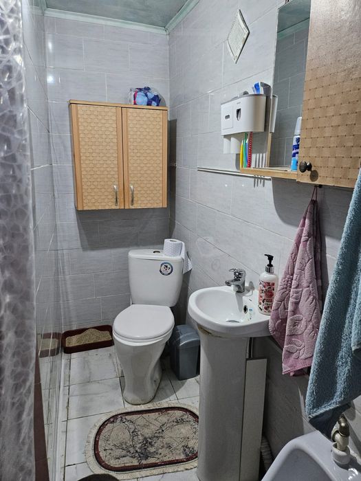 Продам два дома на одном участке в 5 соток.