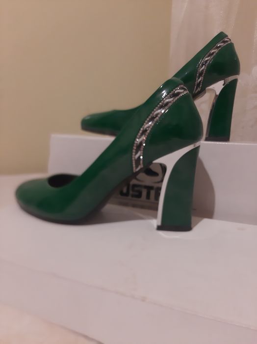 Продаётся туфли туркия.