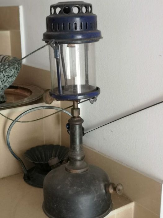 Comoda , tablouri , oglinzi  , canapele , elemente de decor