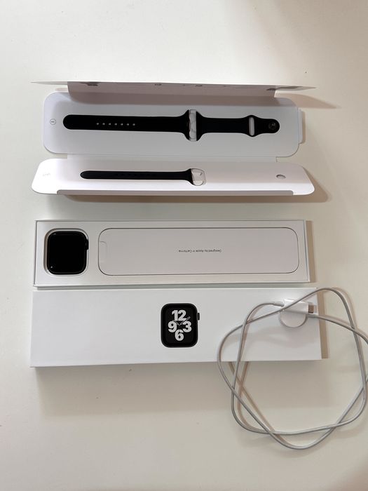 Продам Apple Watch SE 44mm