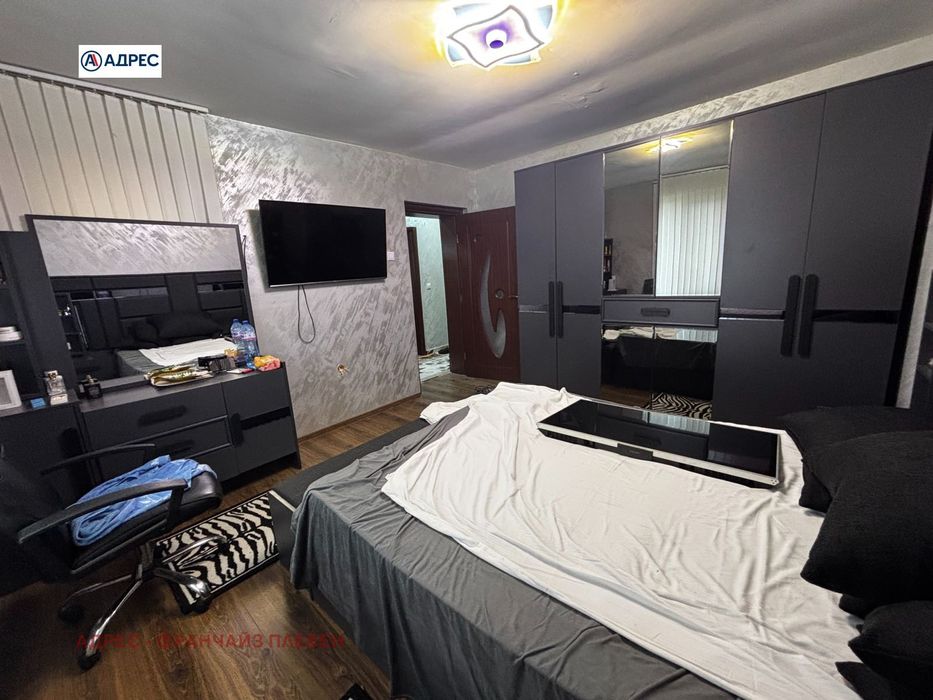 Къща в Плевен, област-с.Комарево площ 100 цена 85000