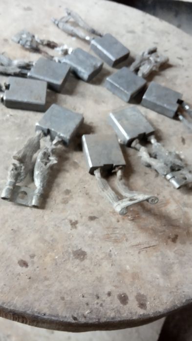 Продам щетки графитовые для электрооборудования