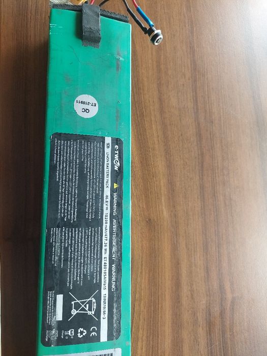 Vând  baterie de schimb de  48v