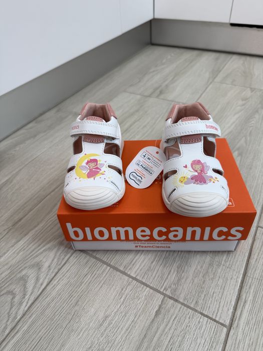 Vand Sandale fete Biomecanics noi cu eticheta