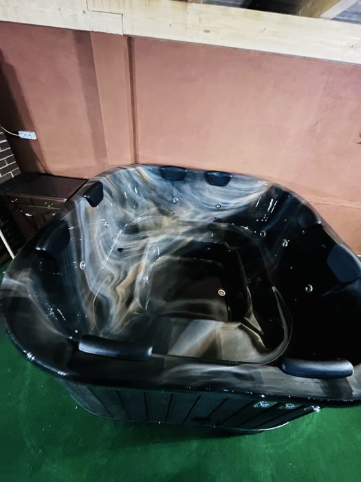 Ciubar jacuzii patrat