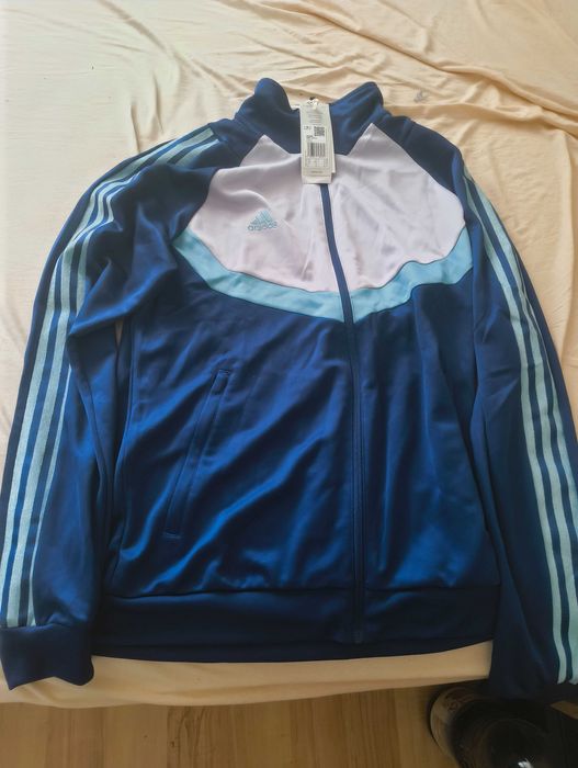 Оригинално горнище Адидас чисто ново