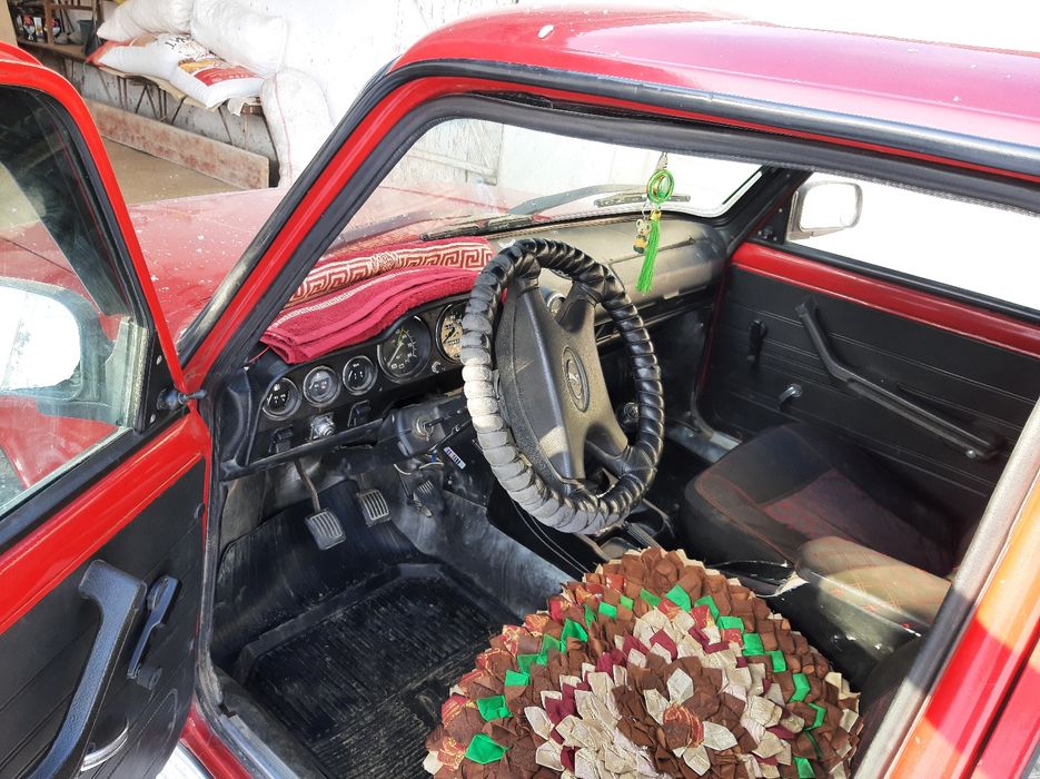Vaz 21011 Qizil Vishneviy