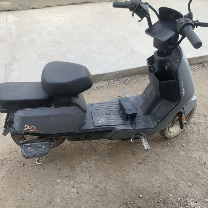 Ассалому алейкум акалар сотилади акумлятори яхши бемалол 2 кунгача йет